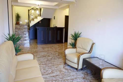 Hotel Anna Junior Targu Jiu Exterior photo