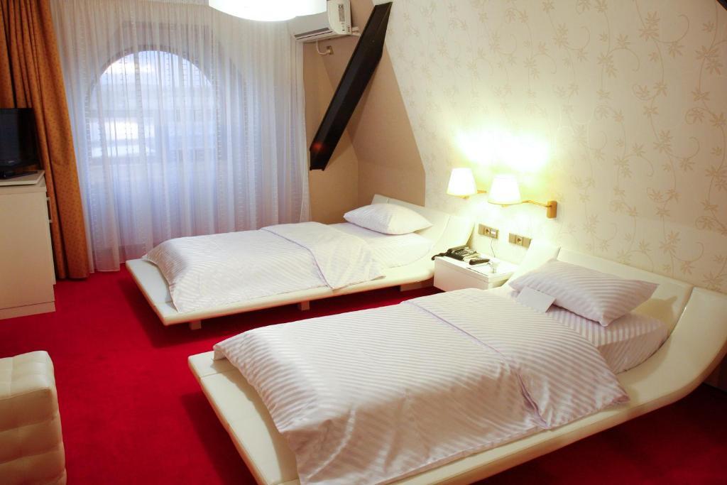 Hotel Anna Junior Targu Jiu Room photo